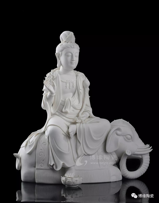 白檀製 釈迦如来・普賢菩薩・文殊菩薩刻 香合佛 仕覆付 共箱 V R8423