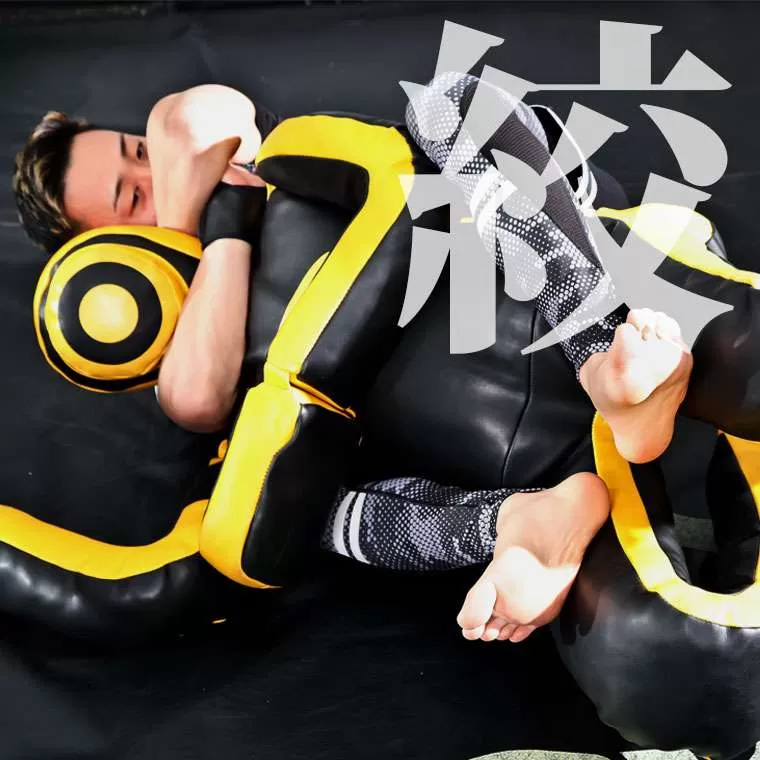 グラップリングダミーミット人形タイプ ブラック KB026BK｜BODYMAKER