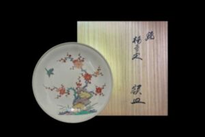十四代酒井田柿右衛門「濁手紅葉文額皿」 の買取実績｜福岡県久留米市