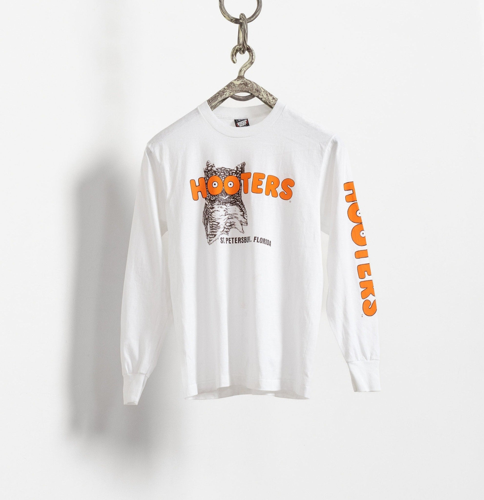 Vintage Hooters Graphic Tees – Better Stay Together