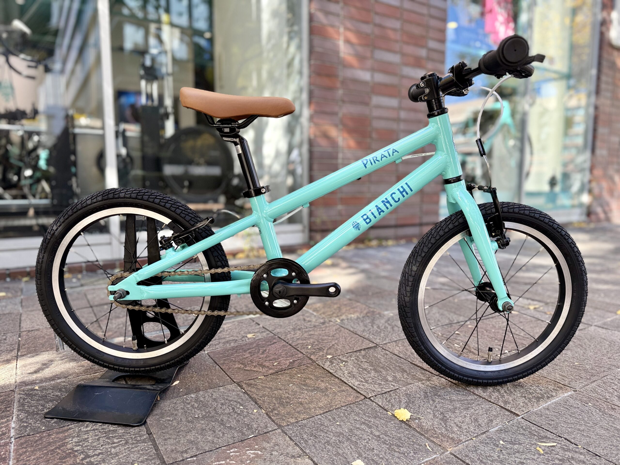 横浜】大人気！子供用スポーツバイク 「PIRATA16″」入荷しております