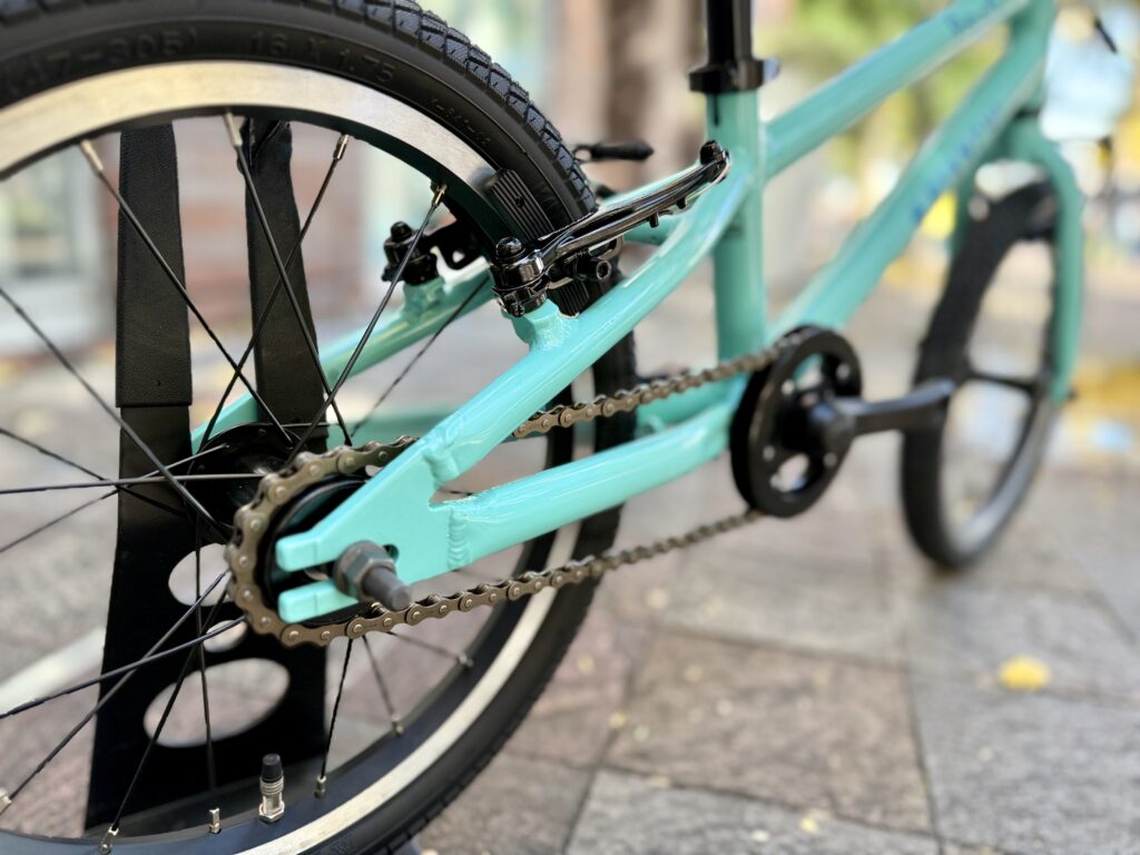 横浜】大人気！子供用スポーツバイク 「PIRATA16″」入荷しております