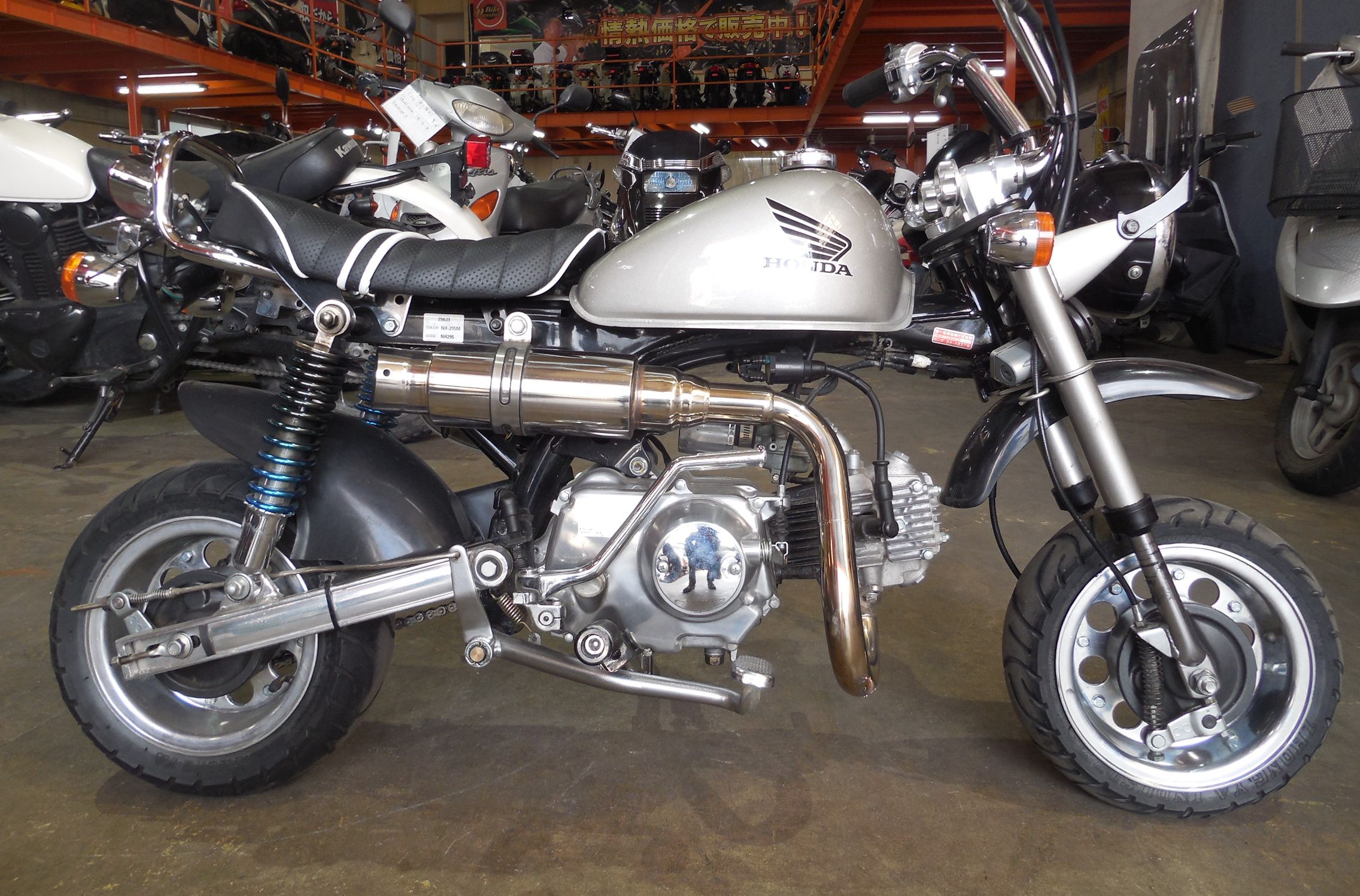 モンキー・AB27FI・2009年（純正タンク極上）サイドカバー最終値下げ