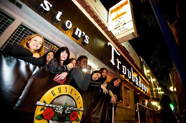 Guns N' Roses Fan's Adventures Outside The Troubadour Show