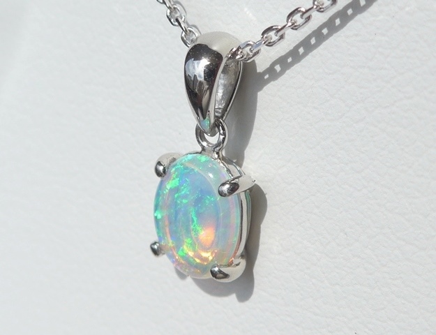 オパールのペンダントトップ Pt900 ☆美品☆ 【PT900】【0.25】刻印