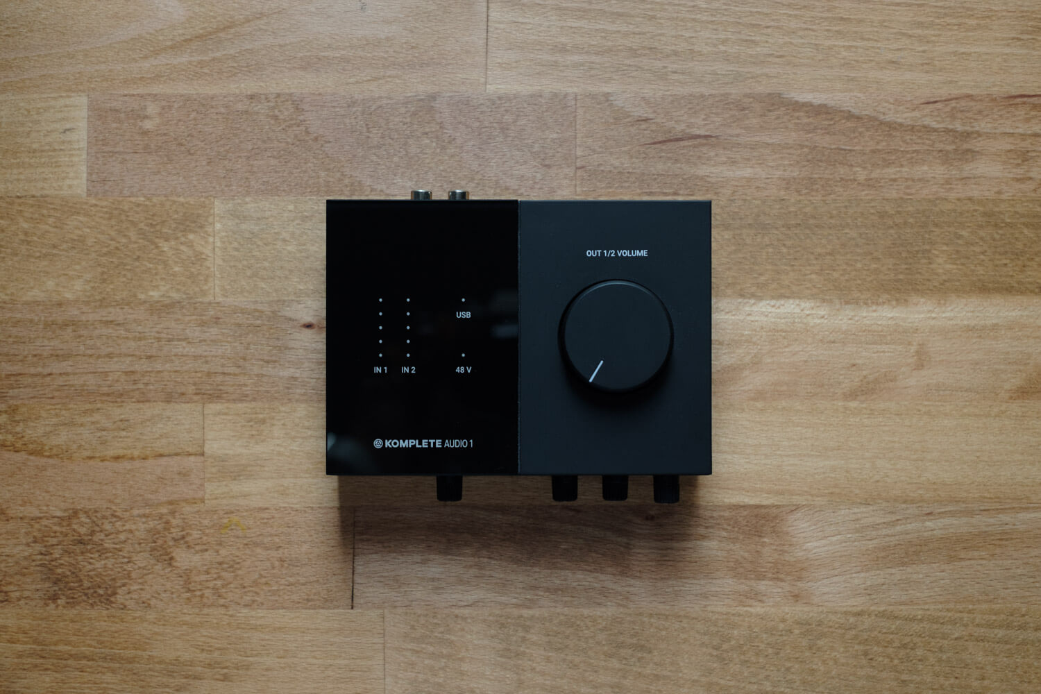 Komplete Audio 1をレビュー。最初のオーディオインターフェースや