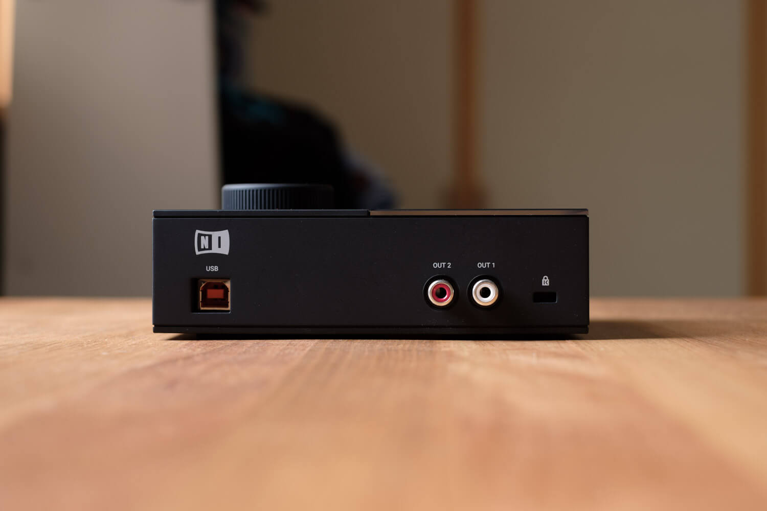 Komplete Audio 1をレビュー。最初のオーディオインターフェースや