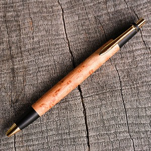 カエデのペンの経年変化 | 野原工芸｜作り手の裏話