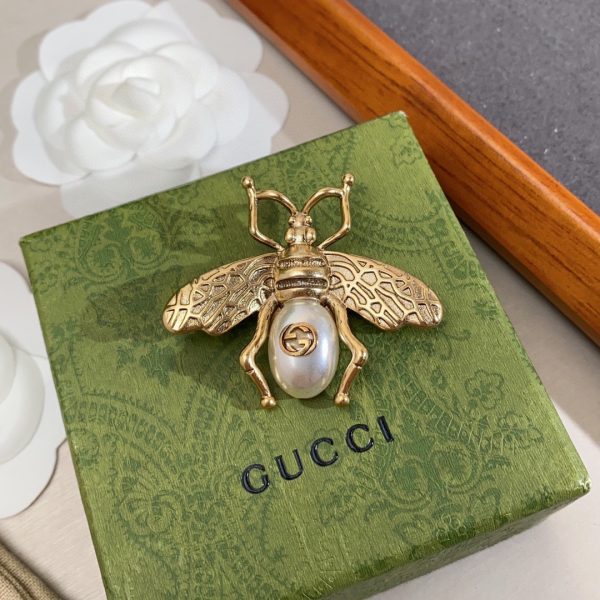 希少 GUCCI グッチ ブローチ 大ぶり カラーストーン ゴールド 美品