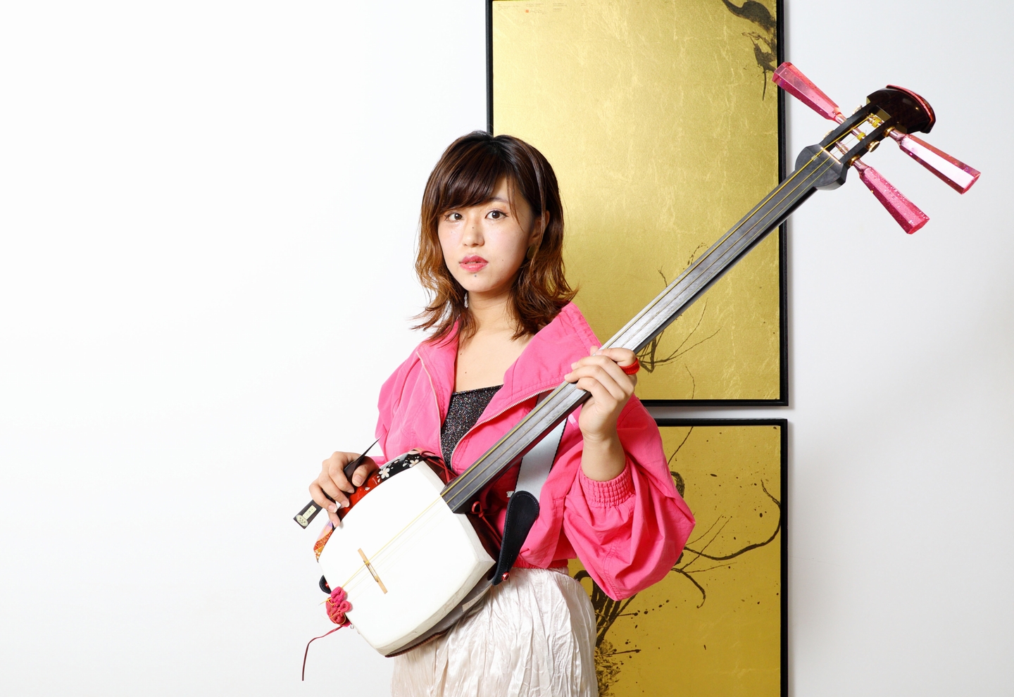 大津絵、三味線を引く女性(狐女）