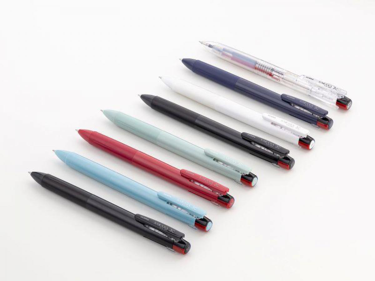新製品】スリムになった！サラサクリップの3色ボールペン｜