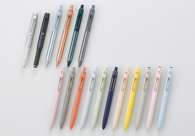 新製品】ストレスが多い時代に、新感覚。水性ボールペン「uniball