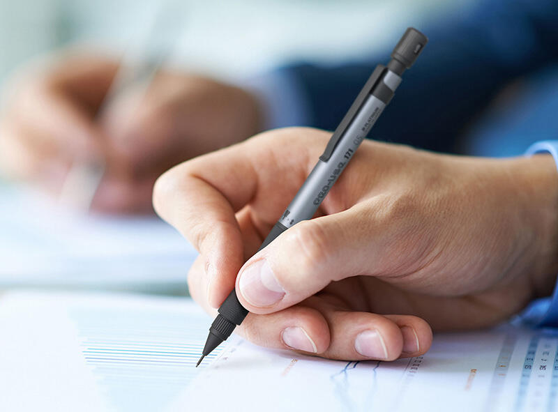 新製品】次世代シャープ「PRO-USE 171」に大人の限定色登場｜