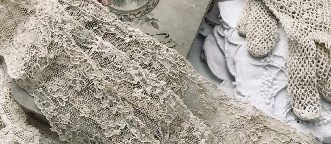 T3120 フランスアンティークレースドイリー4枚 リネンニードルポイント
