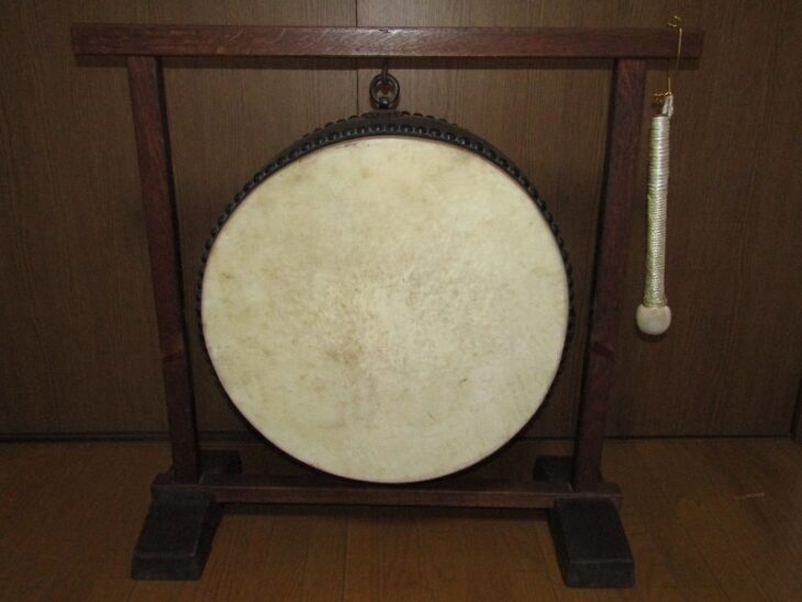 時代 釣太鼓 平太鼓 吊り台付き | 骨董品買取・和楽器買取 五宝堂