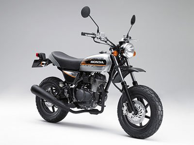 松本]HONDAエイプタイプD バイクタンク 黒 赤 キャップ鍵付き 松本