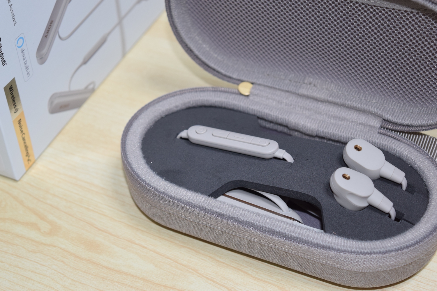 WI-1000XM2」ネックバンド型イヤホンをレビュー。音質・性能は大満足