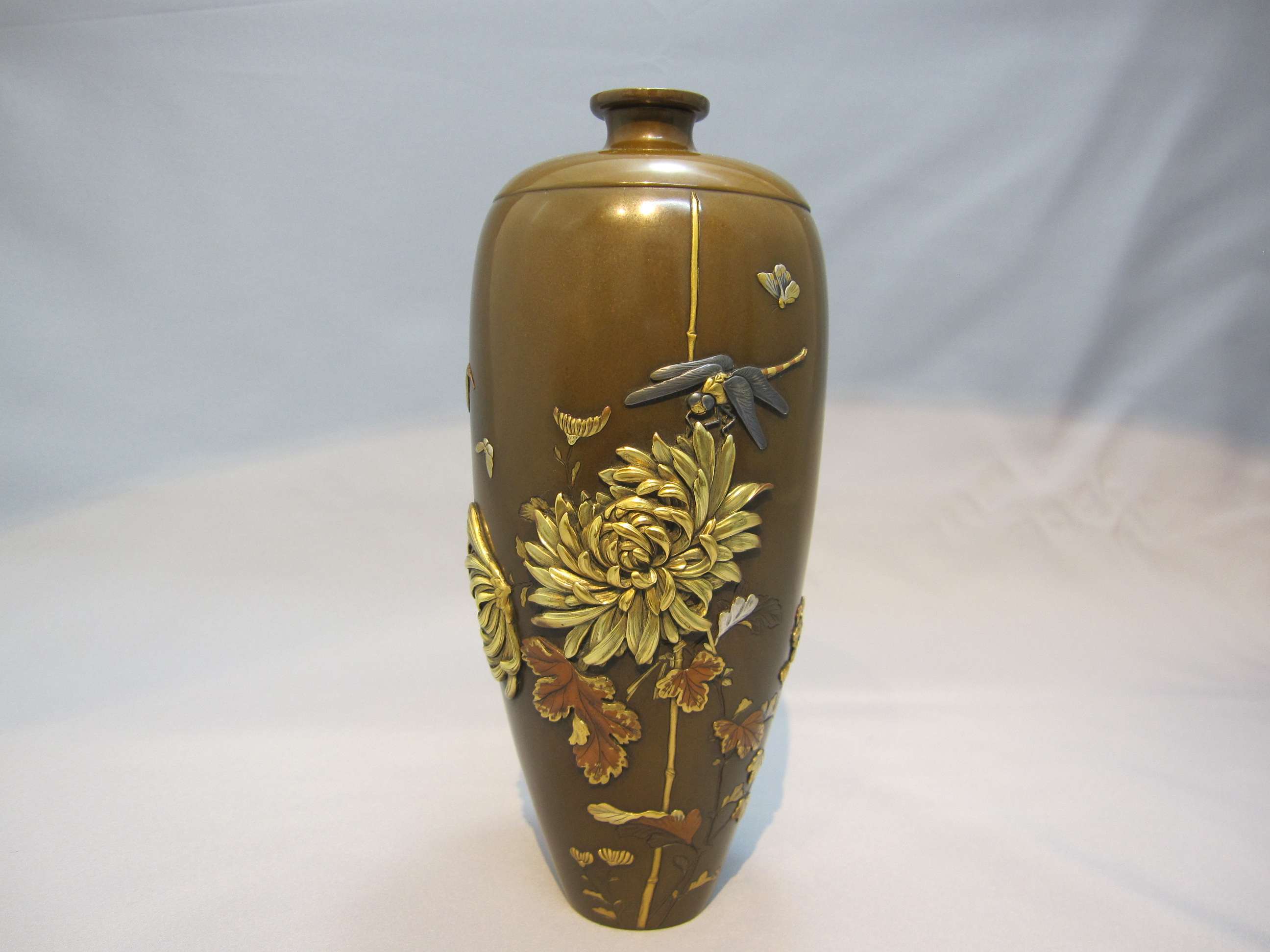 1466】明治金工美術品 宮部篤良作品保証 金銀高肉象嵌菖蒲紋 銅花瓶