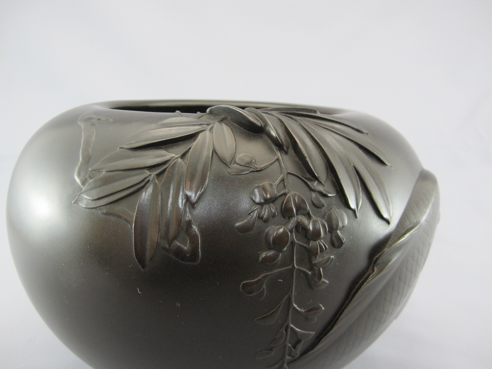 加納晴雲作彫金象嵌『鶯』