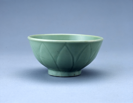 中国陶器.発掘品.青磁蓮弁模様.蓋付碗.摘みが霊芝.唐