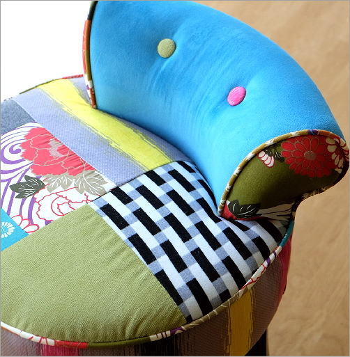 パッチワークデザイン ラウンジチェア 多色 青系 パッチワークデザイン