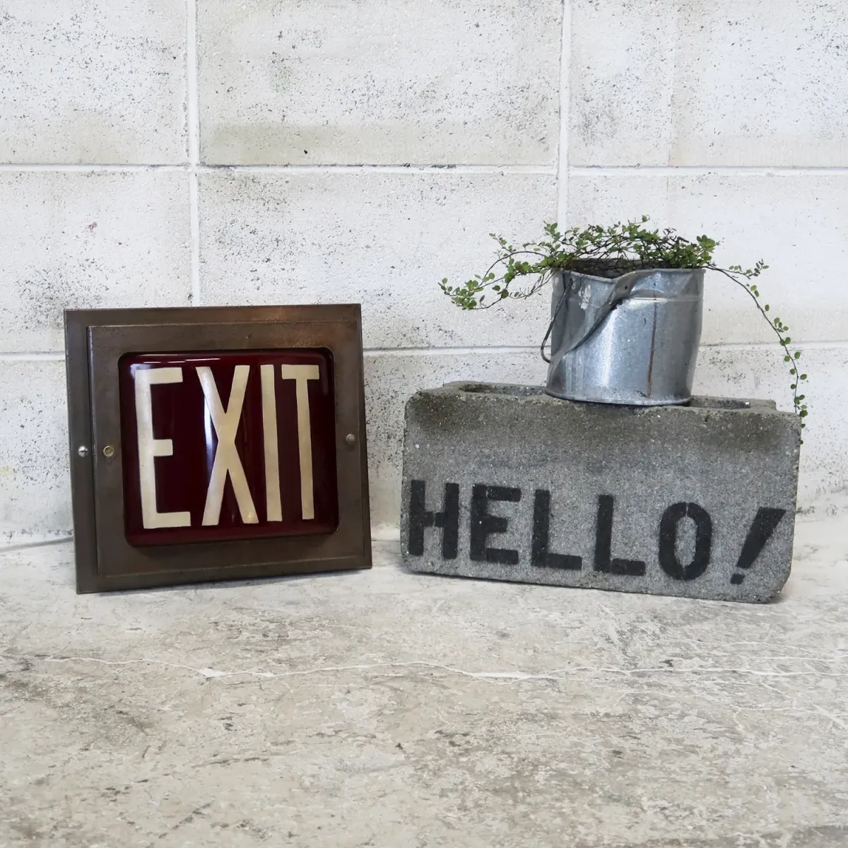 ビンテージ EXITランプ ｜ glow ANTIQUES