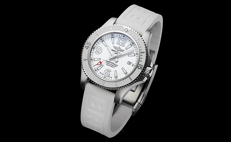 ブライトリング(BREITLING) 2020新作 ダイヤルとベゼル、ラバーベルト