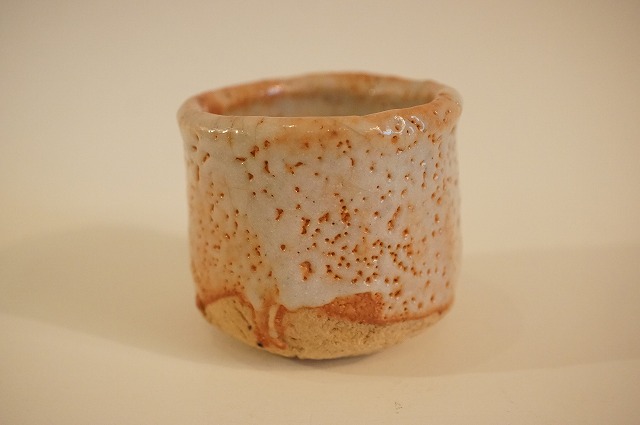 奥磯栄麓 鼠志野ぐい呑 箱なし 奥磯栄麓 鼠志野ぐい呑 箱なし 奥磯栄麓