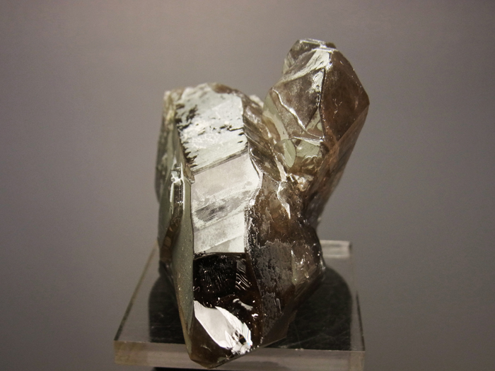 滋賀県田上山産 煙水晶 (Smoky Quartz / Japan) - 鉱物標本販売店