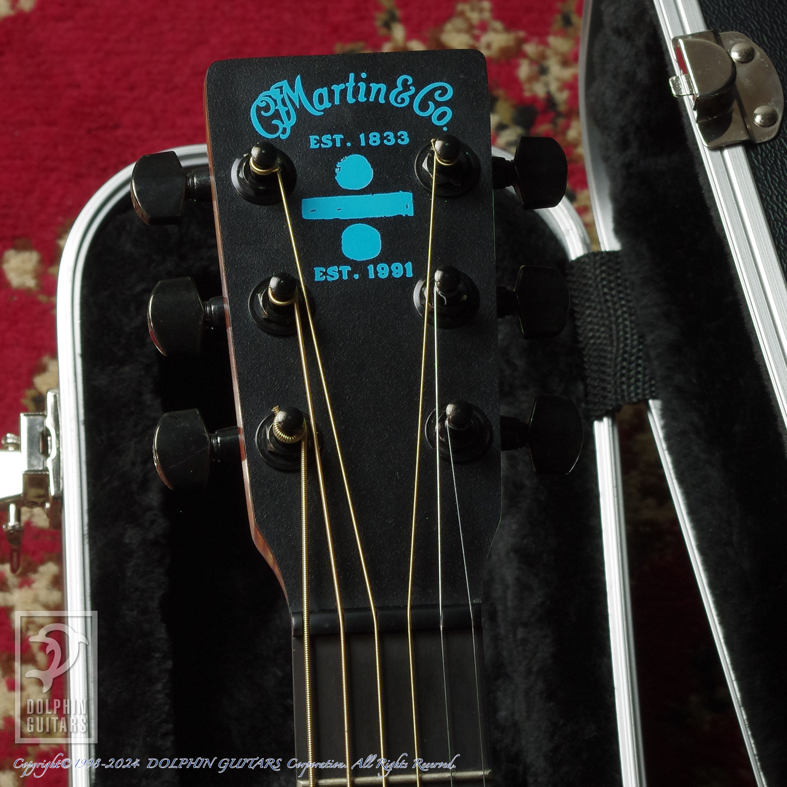 C.F.Martin Ed Sheeran ÷ Signature Edition|ドルフィンギターズ