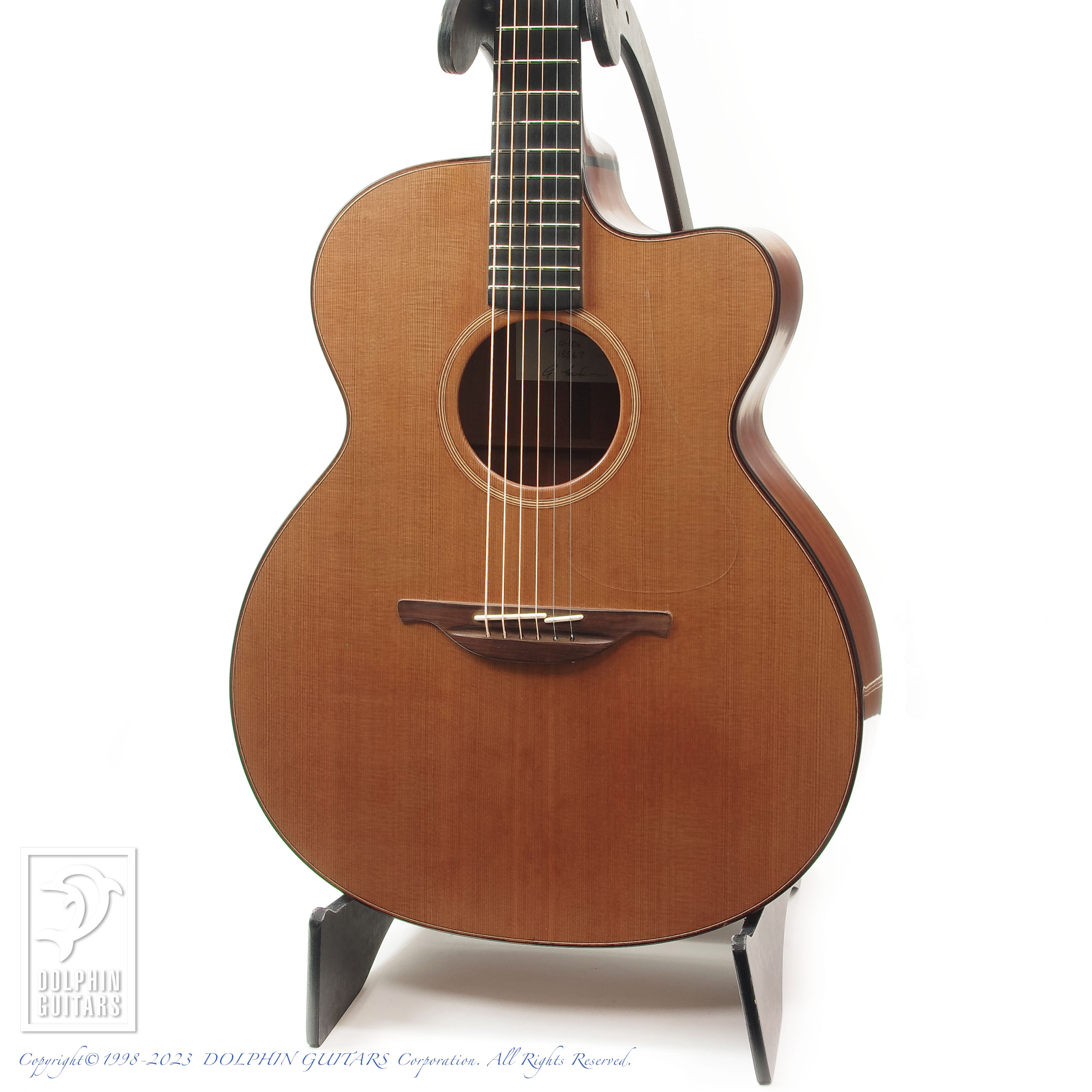 LOWDEN O-10C|ドルフィンギターズ