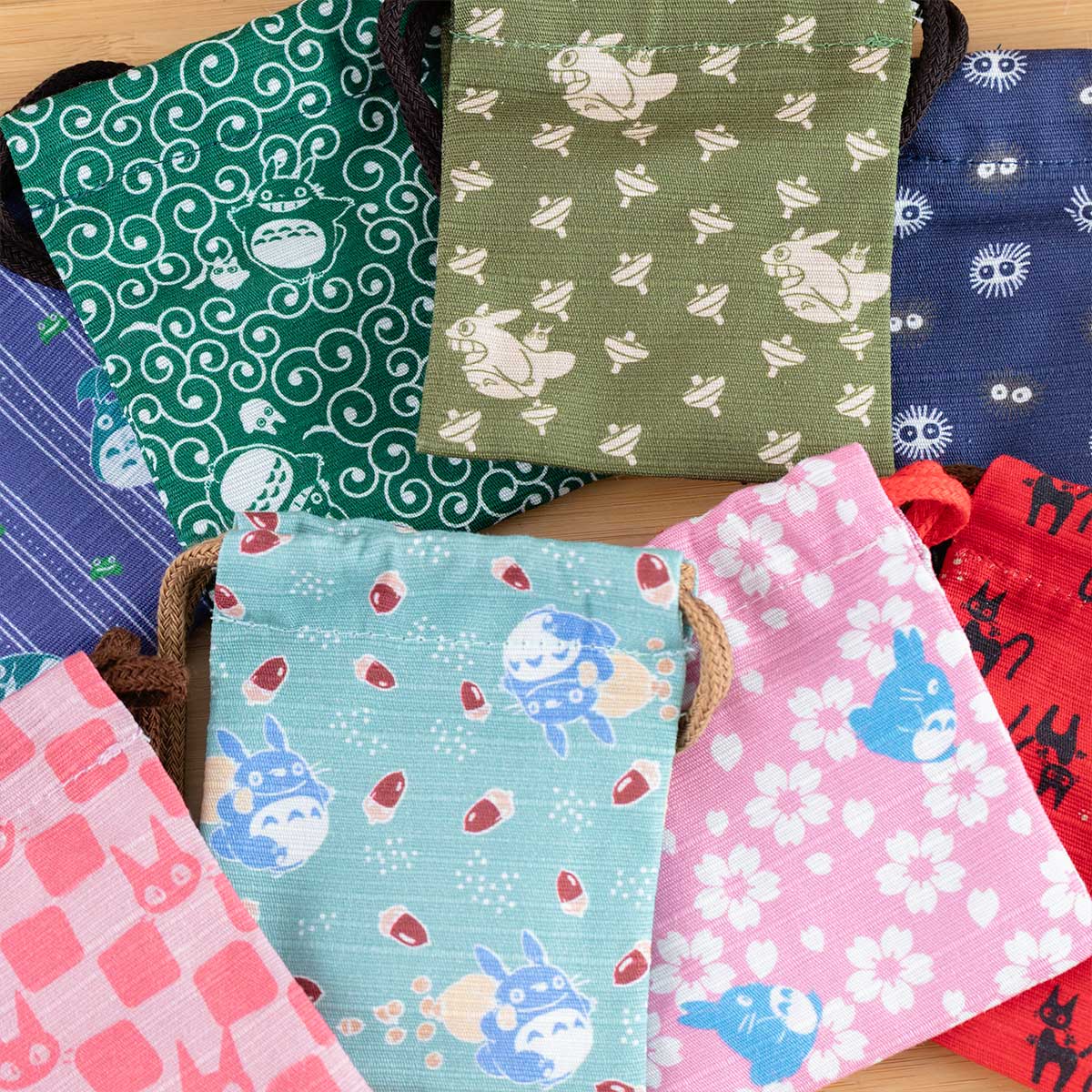 となりのトトロ きんちゃく すたんぷ トトロとコマ | どんぐり共和国