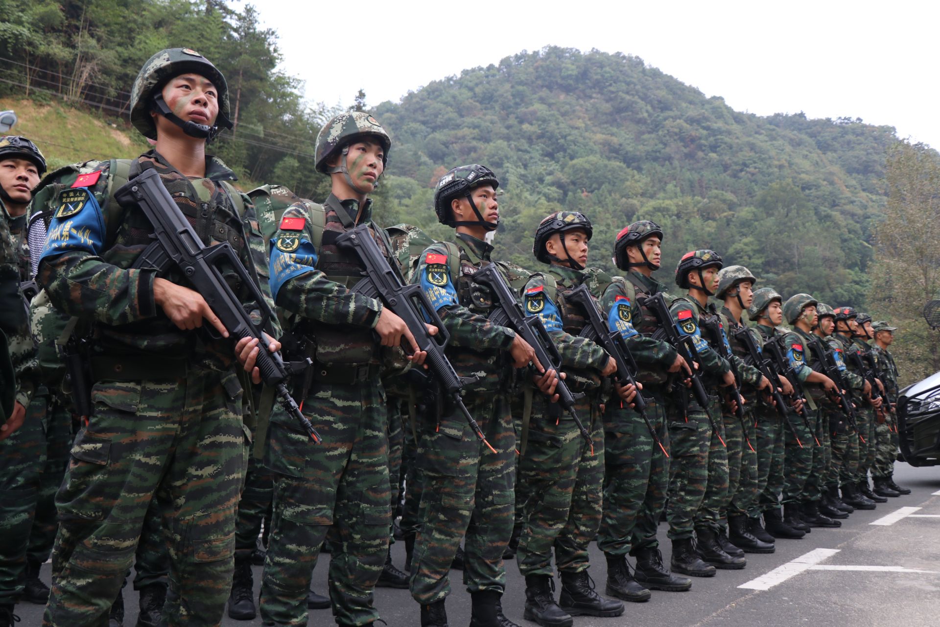 中国人民武装警察 07武警夏作業服 上下セット 中国人民武装警察 07