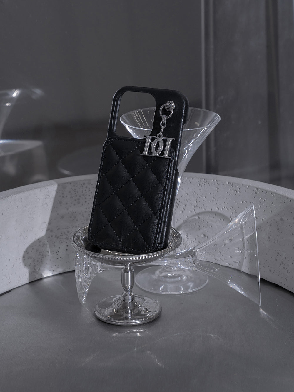 Darich キルティングミラーDDチャームiPhoneケース iPhone16 予約商品