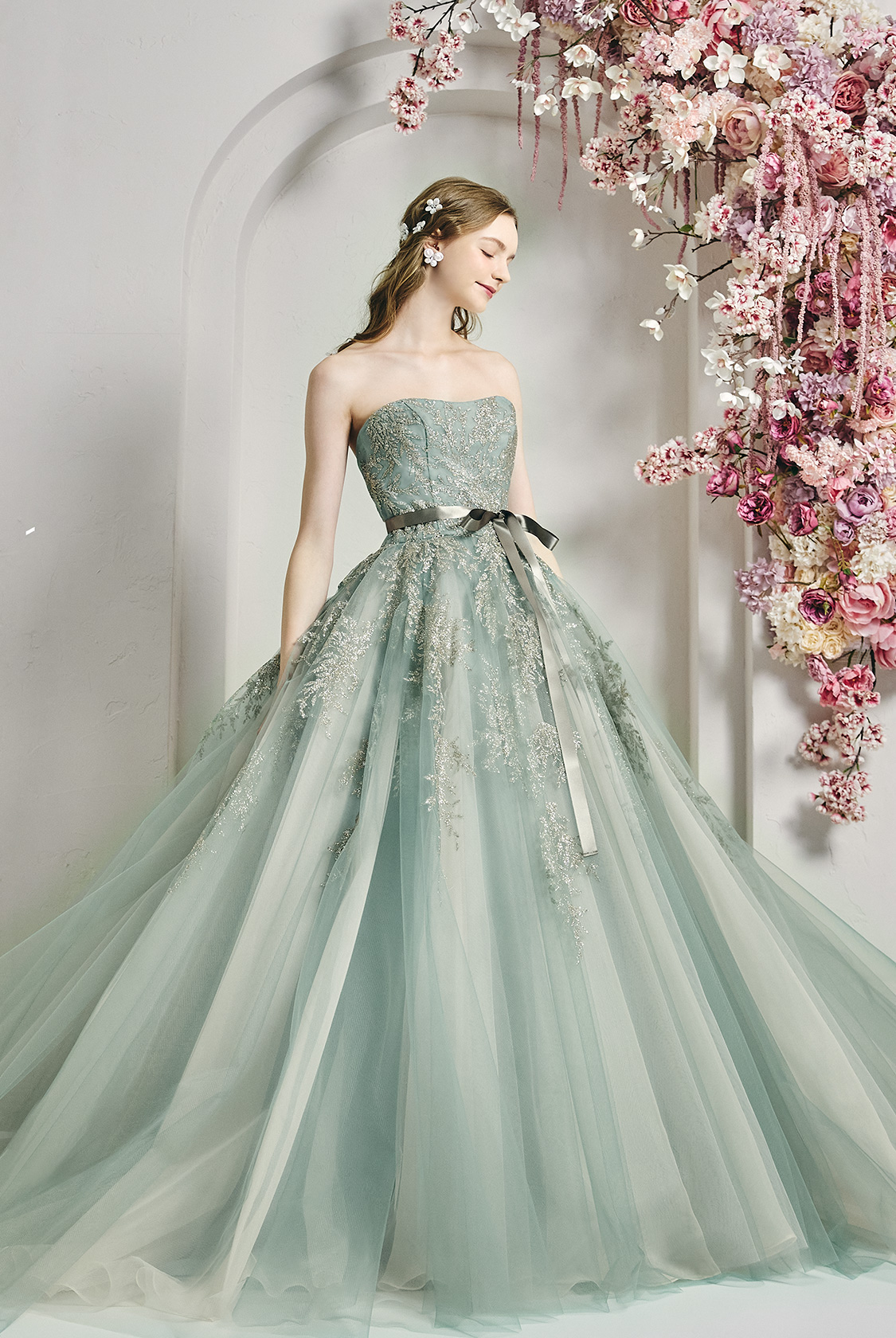 LU-0154 | DRESS GALLERY BOX