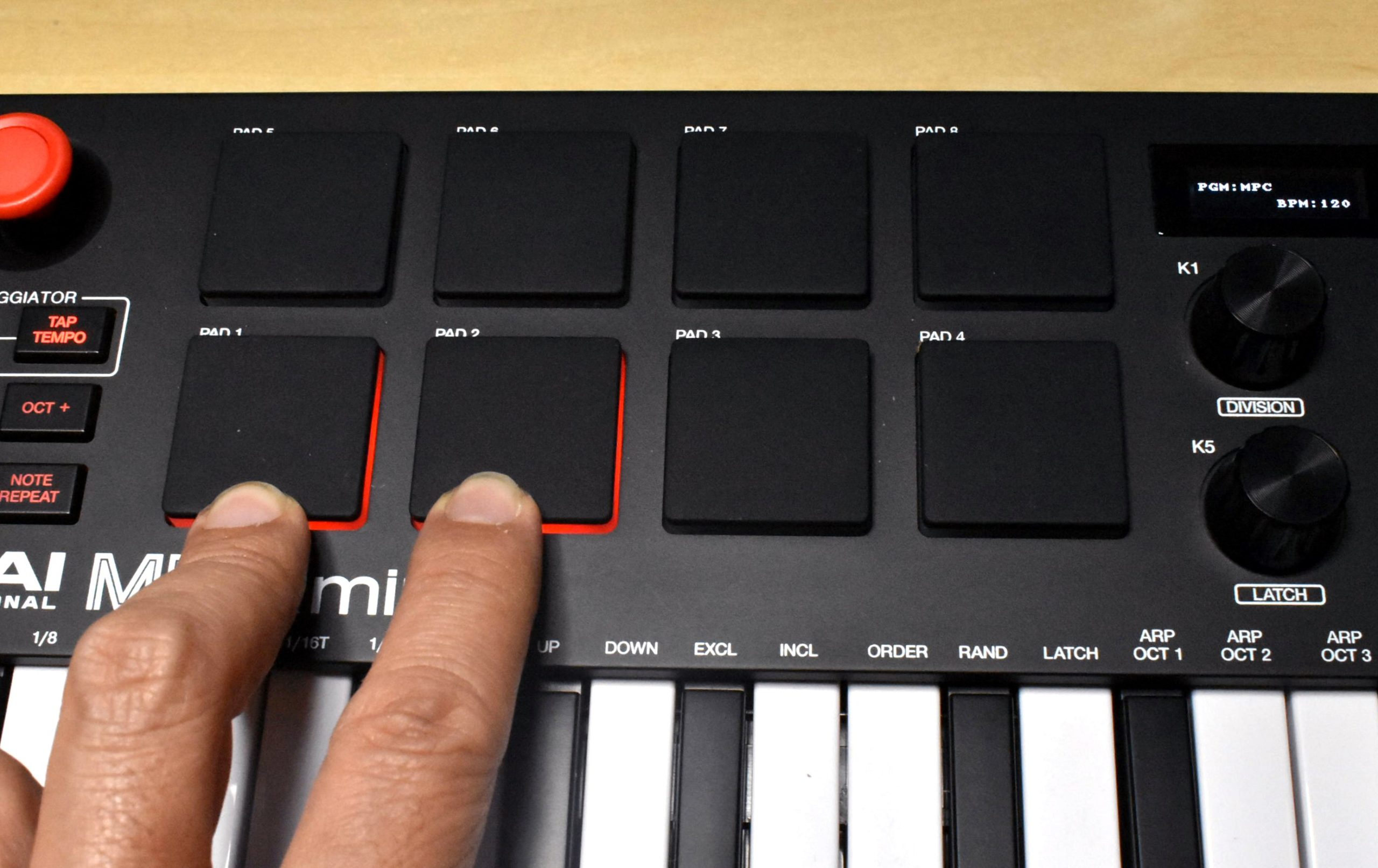 AKAIの無料DAW、MPC beatsで誰でもビートメイキング。多機能ミニ鍵盤