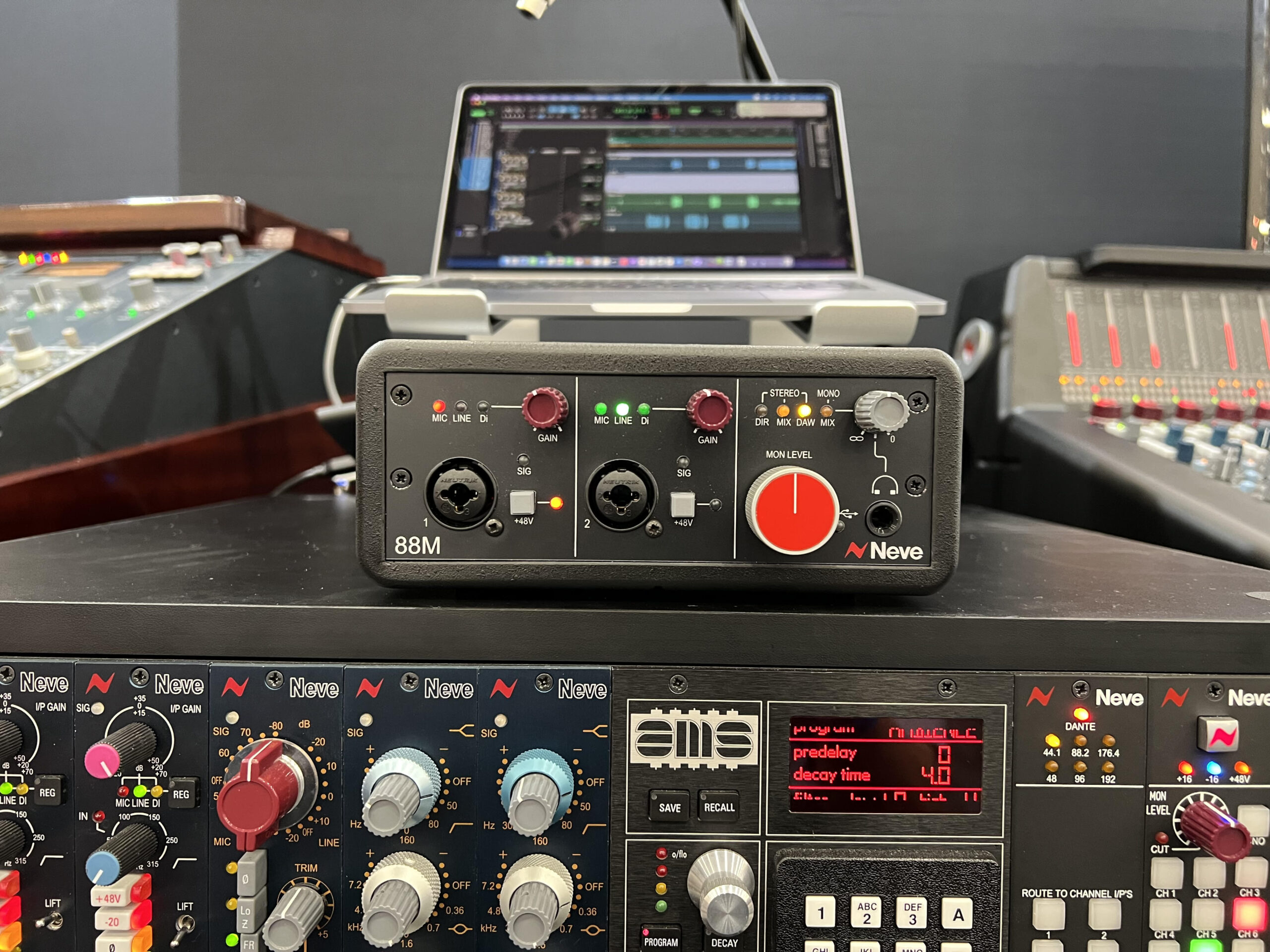 あのAMS Neveが、USB3.0オーディオインターフェイス、88MをNAMMで発表