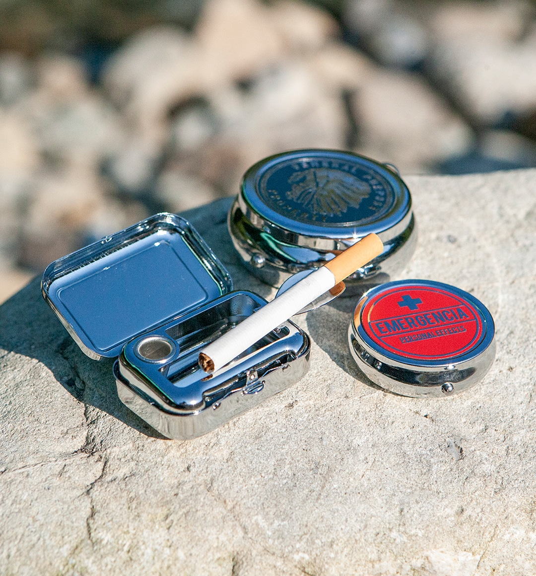 使うほどに愛着が湧く灰皿 | 遊び心溢れるユニークなデザイン(並び順