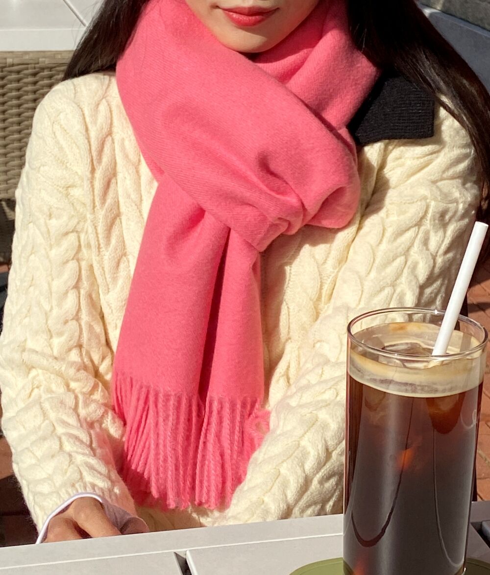 FEKETEラメフーディーマフラー ピンク FEKETE（フェケテ）の「HOODED