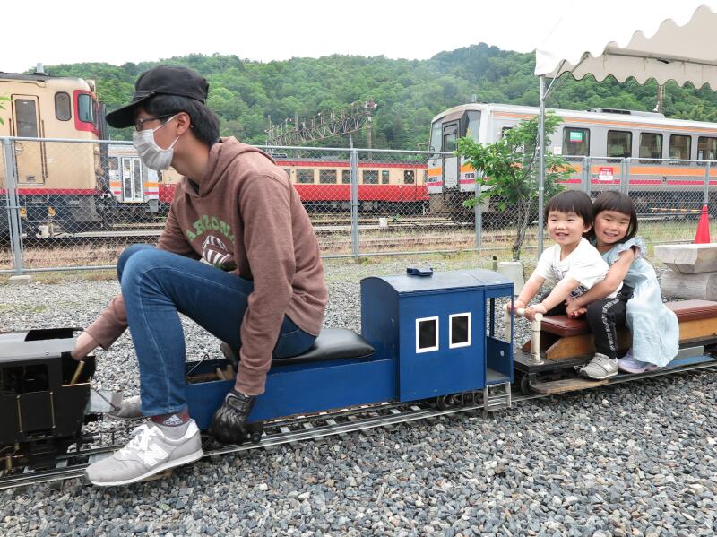 ミニSL乗車体験（津山まなびの鉄道館） - 津山瓦版
