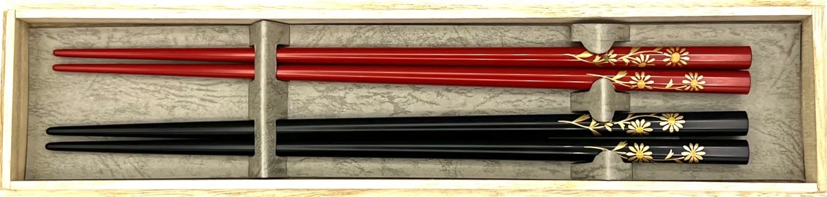 送料無料】輪島塗 蒔絵箸 菊 夫婦箸セット【桐箱入】 - お買い物｜日本