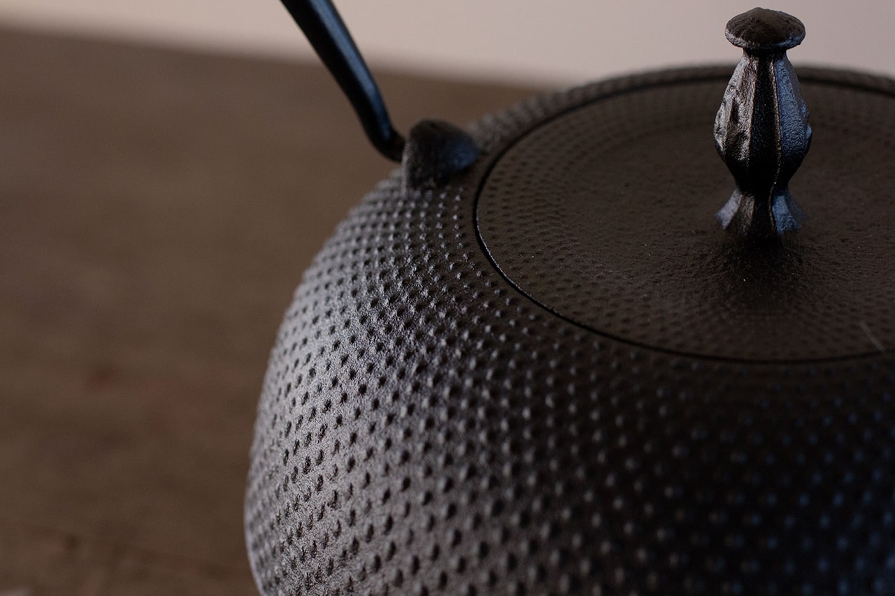 南部鉄器 鉄瓶観月アラレ