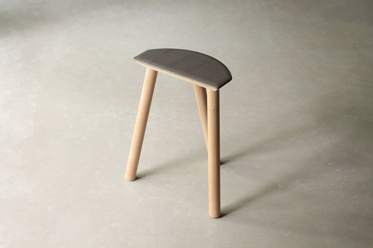 SHIKAGAWA-STOOL - 鹿革スツール - | 暮らしのあれこれセレクト