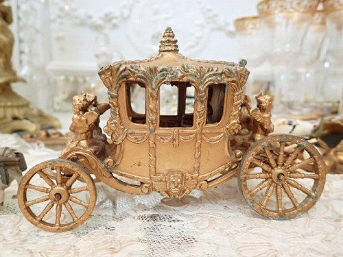 オルモルオブジェ 宮廷の馬車 - アンティークショップ Eglantyne