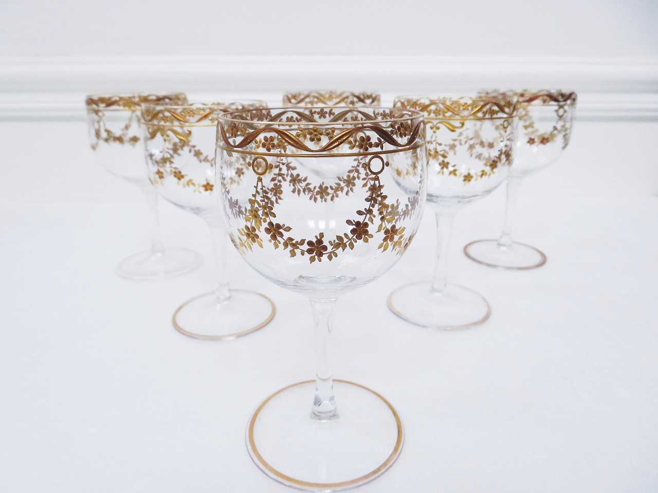 骨董 時代ガラス モールガラス 金彩 エナメル彩 薄張り 筒型 脚付