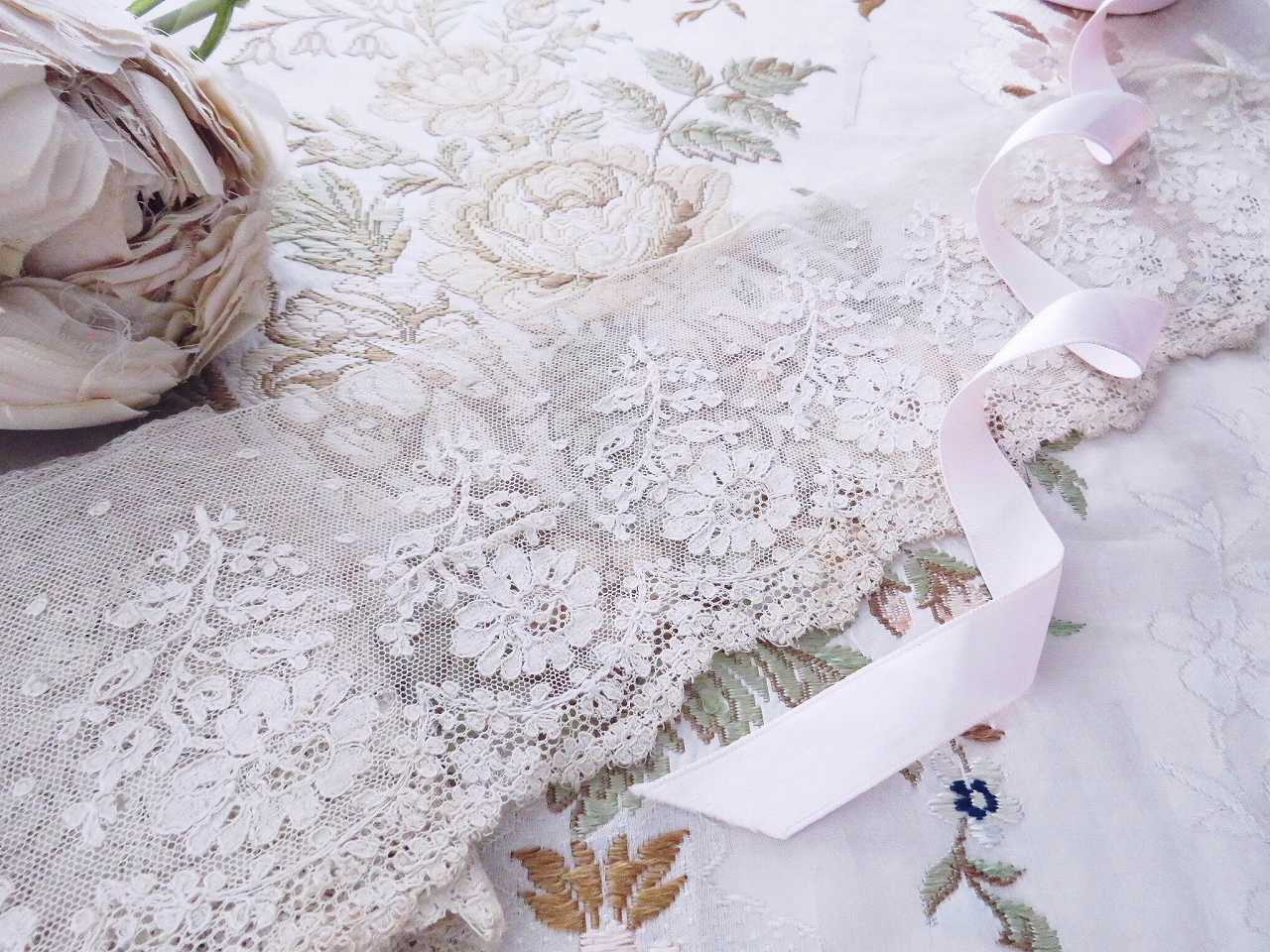 アンティーク イタリア購入 ハーダンガー蝶々刺繍 レアで美しいピンク