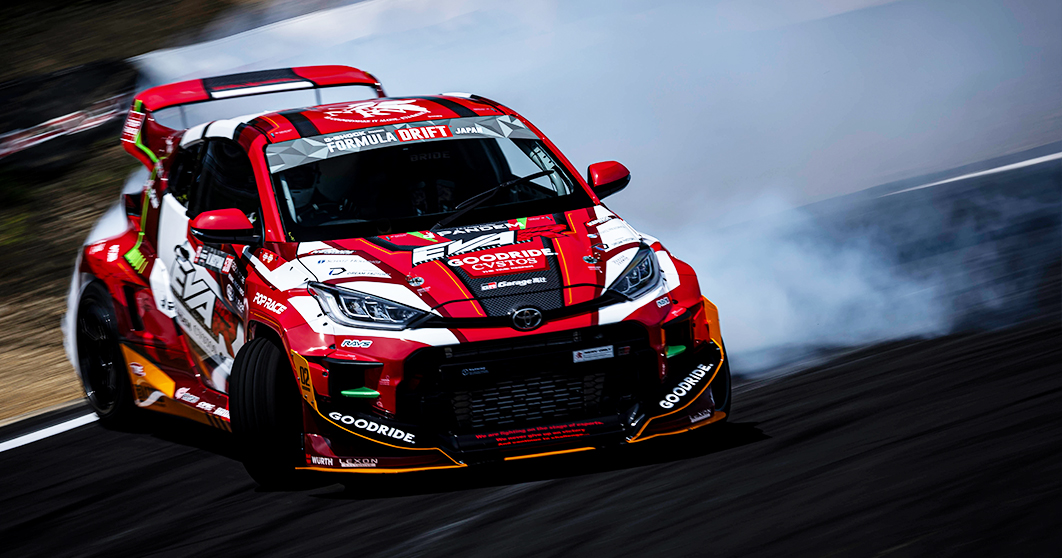 ラジドリボディ アディクション grヤリス エヴァンゲリオン仕様 塗装済