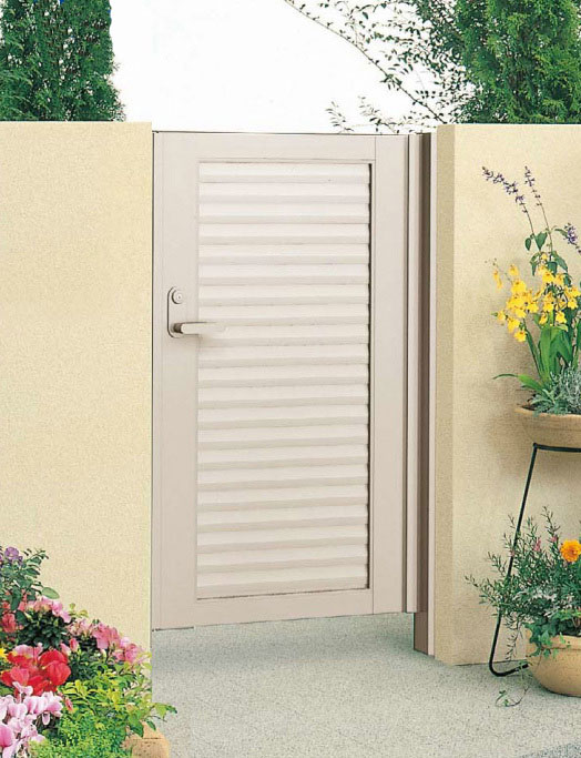 NANCY B ROBERTS 額縁 扉 裏庭 NANCY B ROBERTS 額縁 扉 裏庭