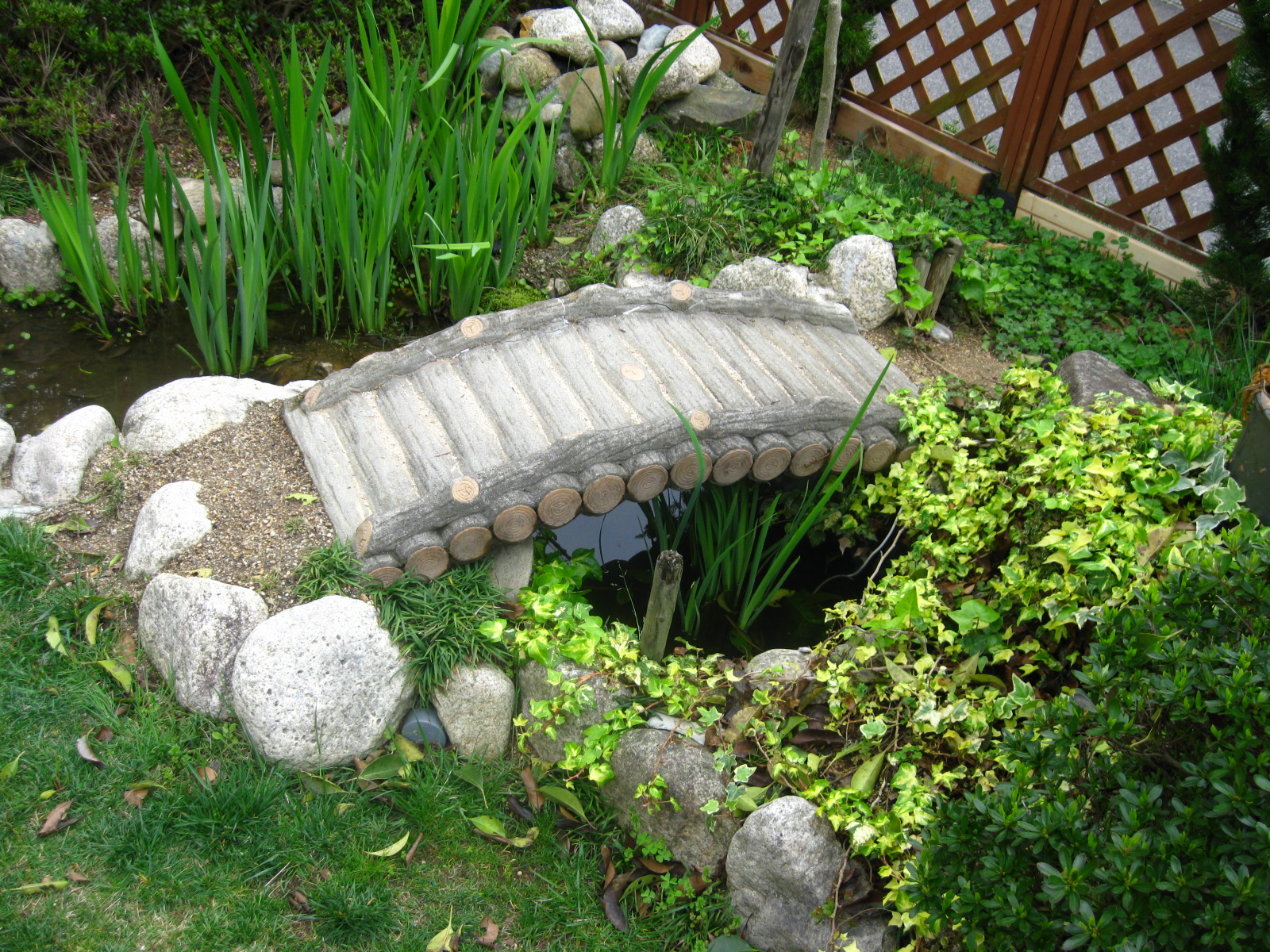 なごみ池 LL 150L (庭園埋め込みタイプ) 池 プラ池 ひょうたん池 庭池