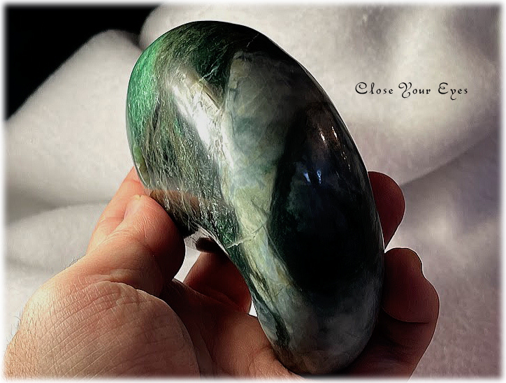 天然石パワーストーン レアな石達 家宝 純日本糸魚川産 本翡翠 特大